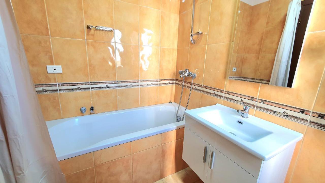 Star Apartment Tirana Exterior foto