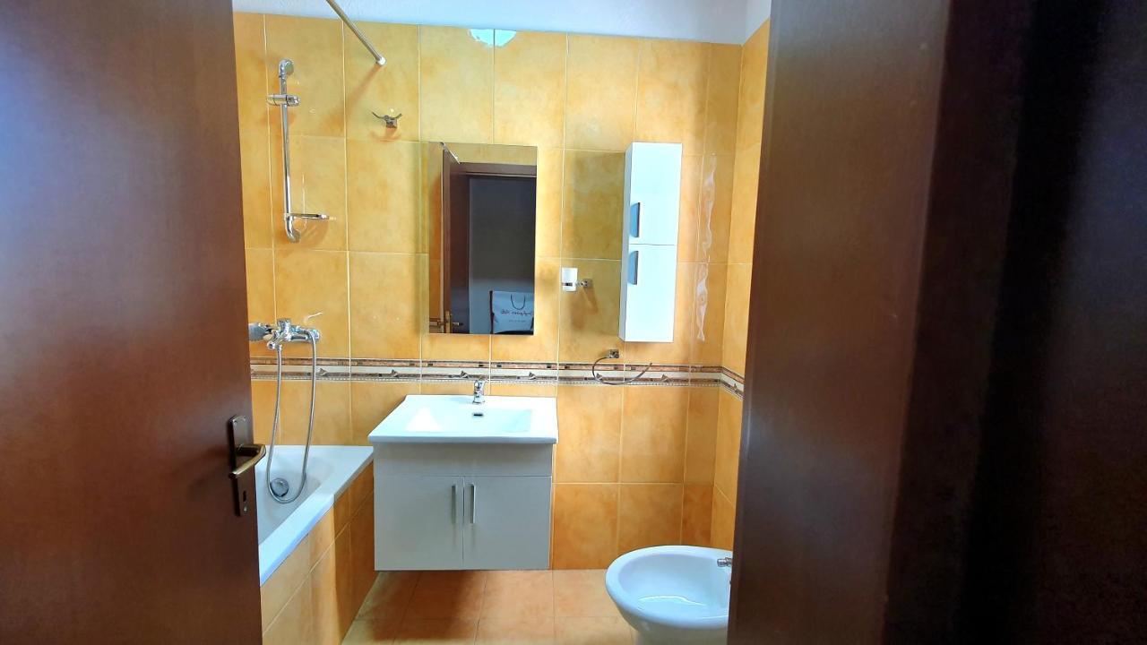 Star Apartment Tirana Exterior foto